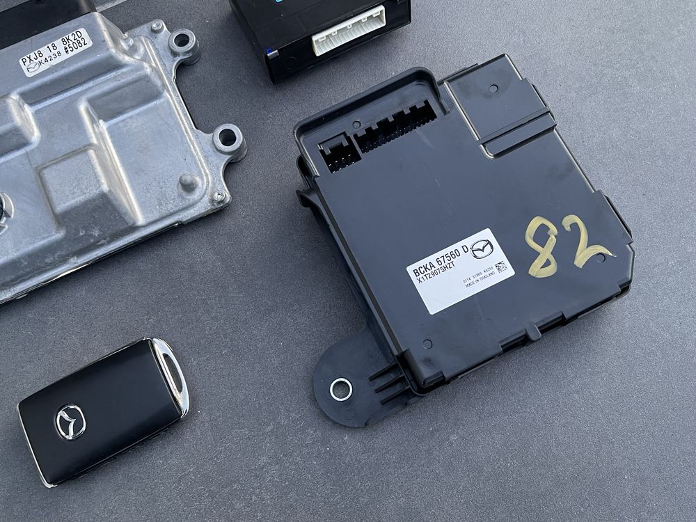 Блок BCM, ключ KEYLESS, мозги двигателя, усилитель звука Mazda CX30 3