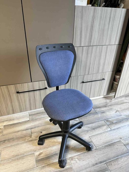 Стільчик офісний