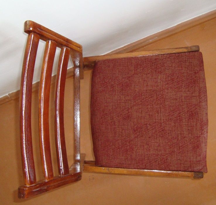 Стулья деревянные полумягкие кременчугской ф-ки.