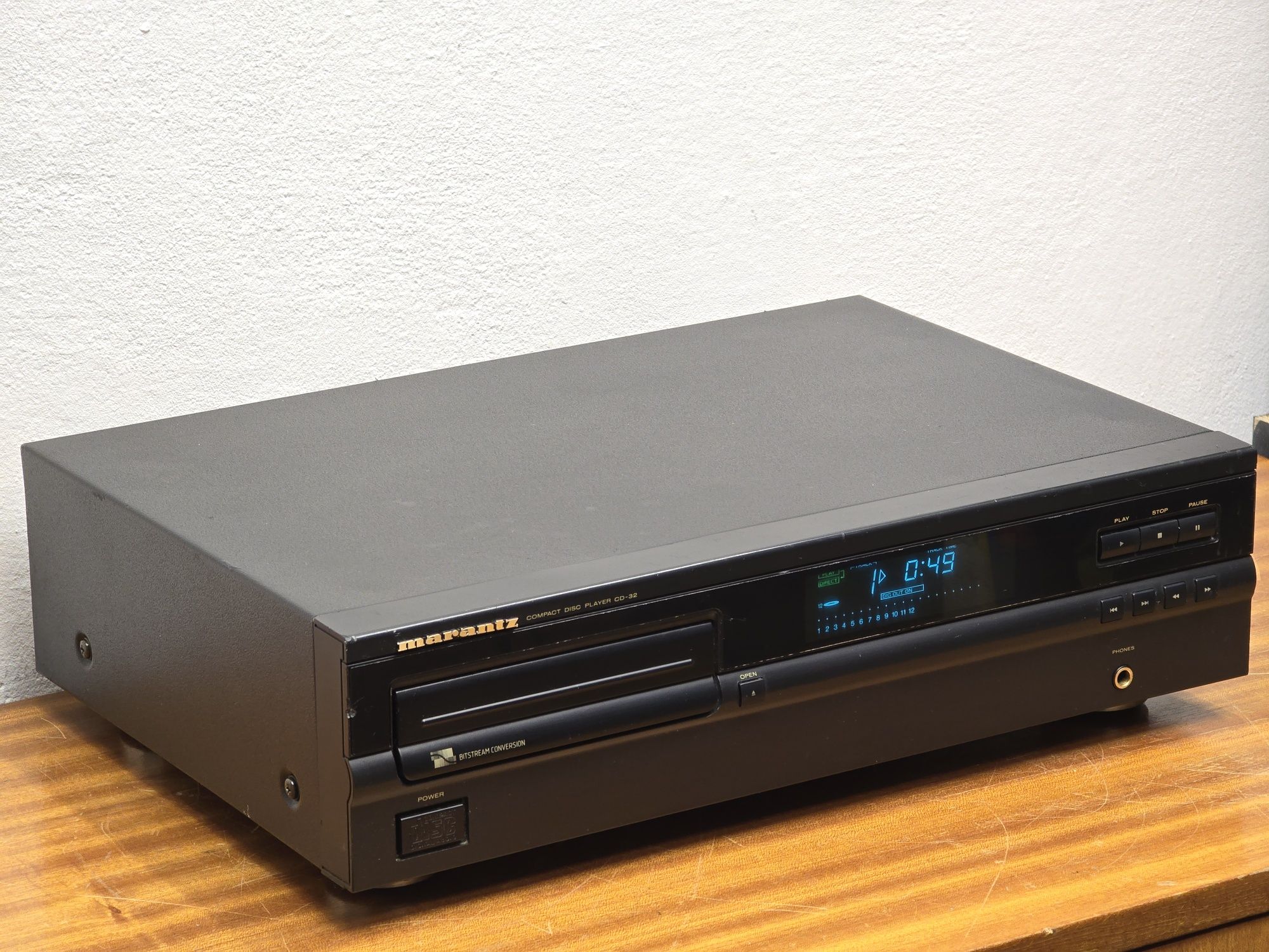 Marantz CD 32 odtwarzacz  płyt  CD  czarny ciepłe brzmienie