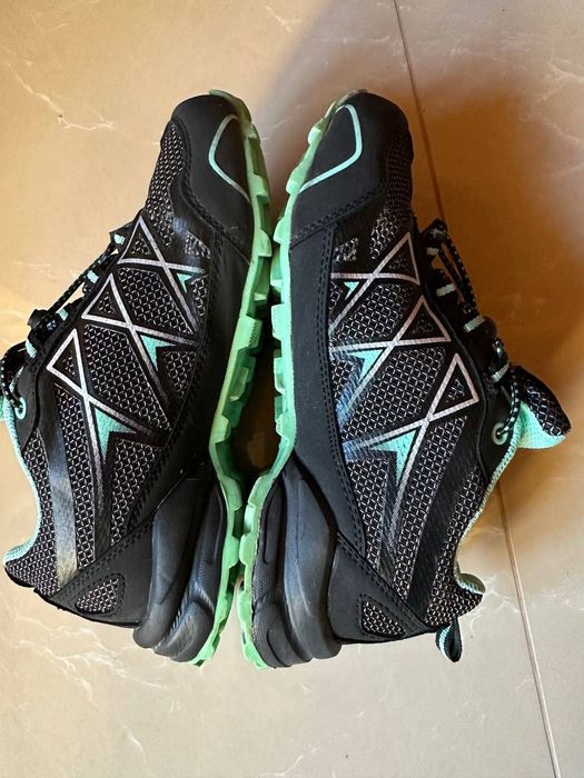 Кросівки  термо 37