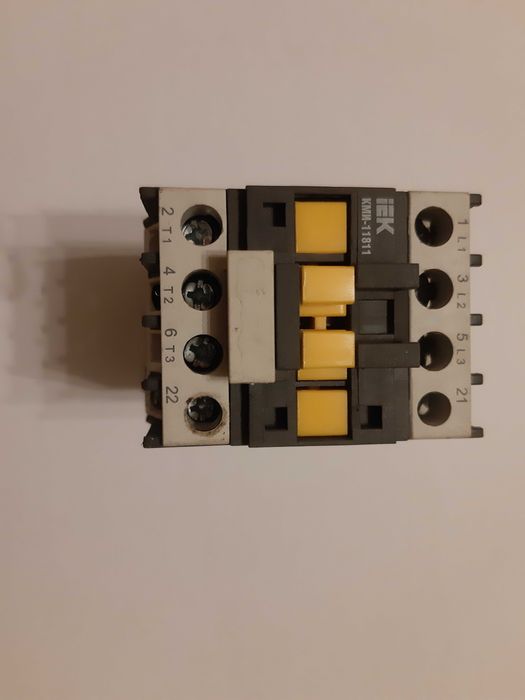 Контактор малогабаритний кми 11811