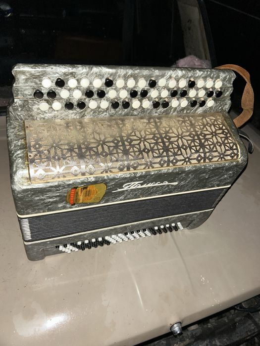 Продам баян «полліся»