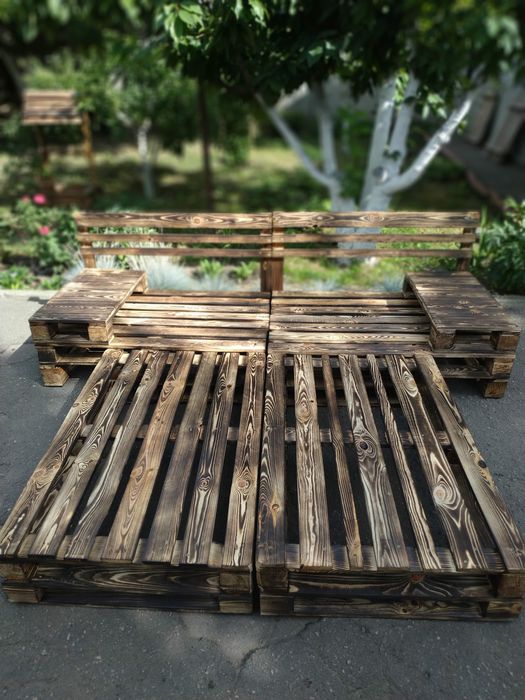 Ліжко з піддонів. Меблі з піддонів. Диван з піддонів