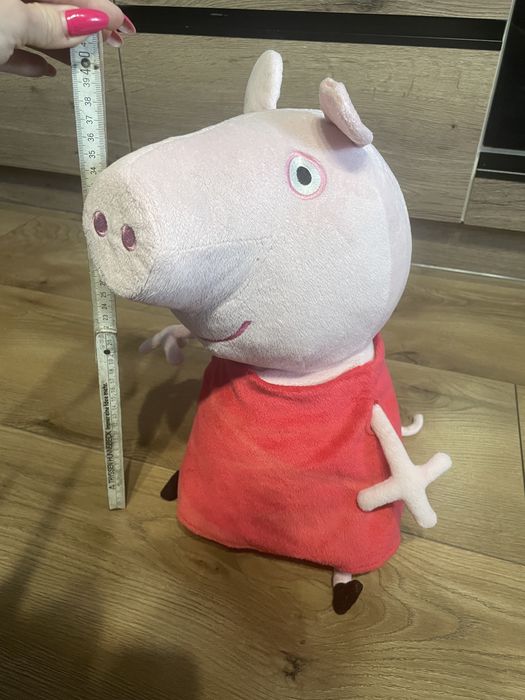 Peppa Pig maskotka 40 świnka mówi liczy po ang super zabawka jak nowa