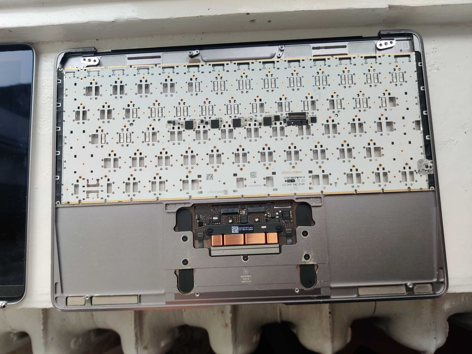 Apple MacBook 12 A1534 на запчастини екран клавіатура тачпад