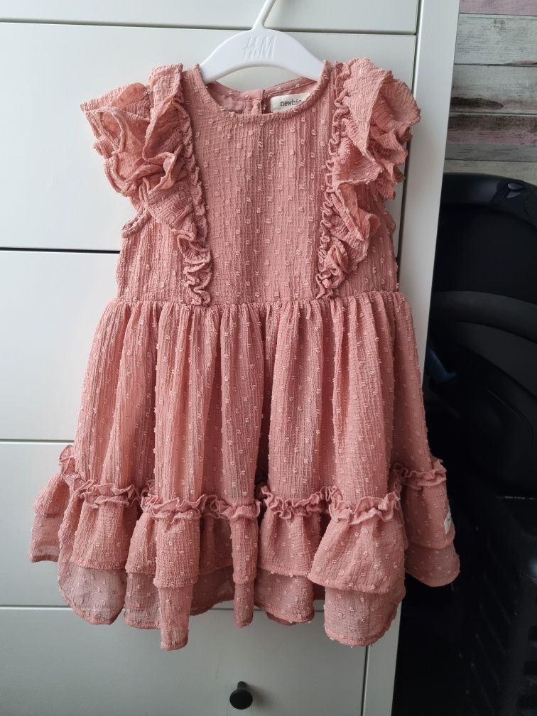 Sukienka z falbankami Newbie 98