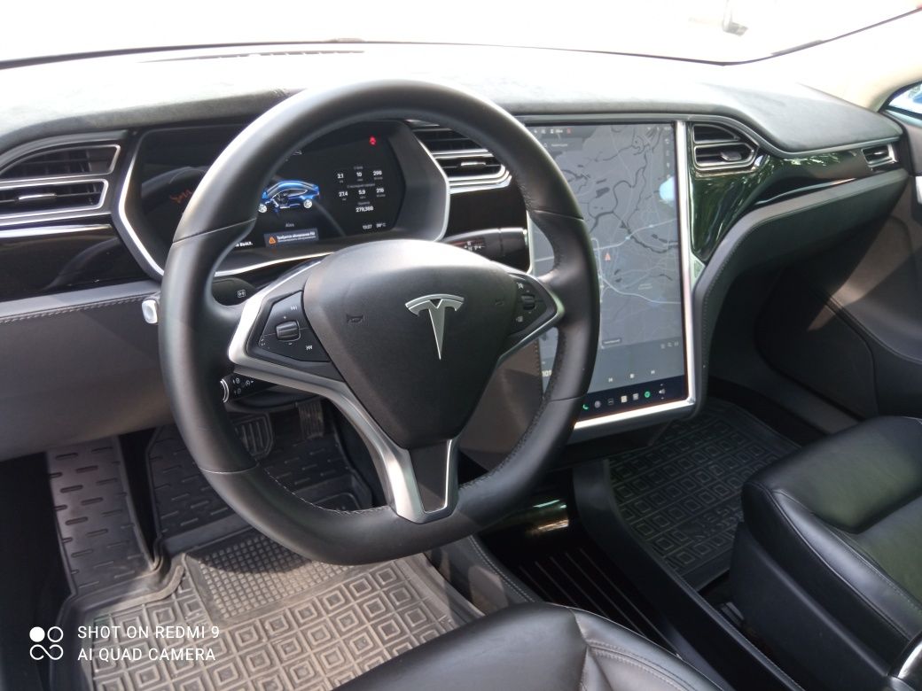 Tesla model S 70D повний привід