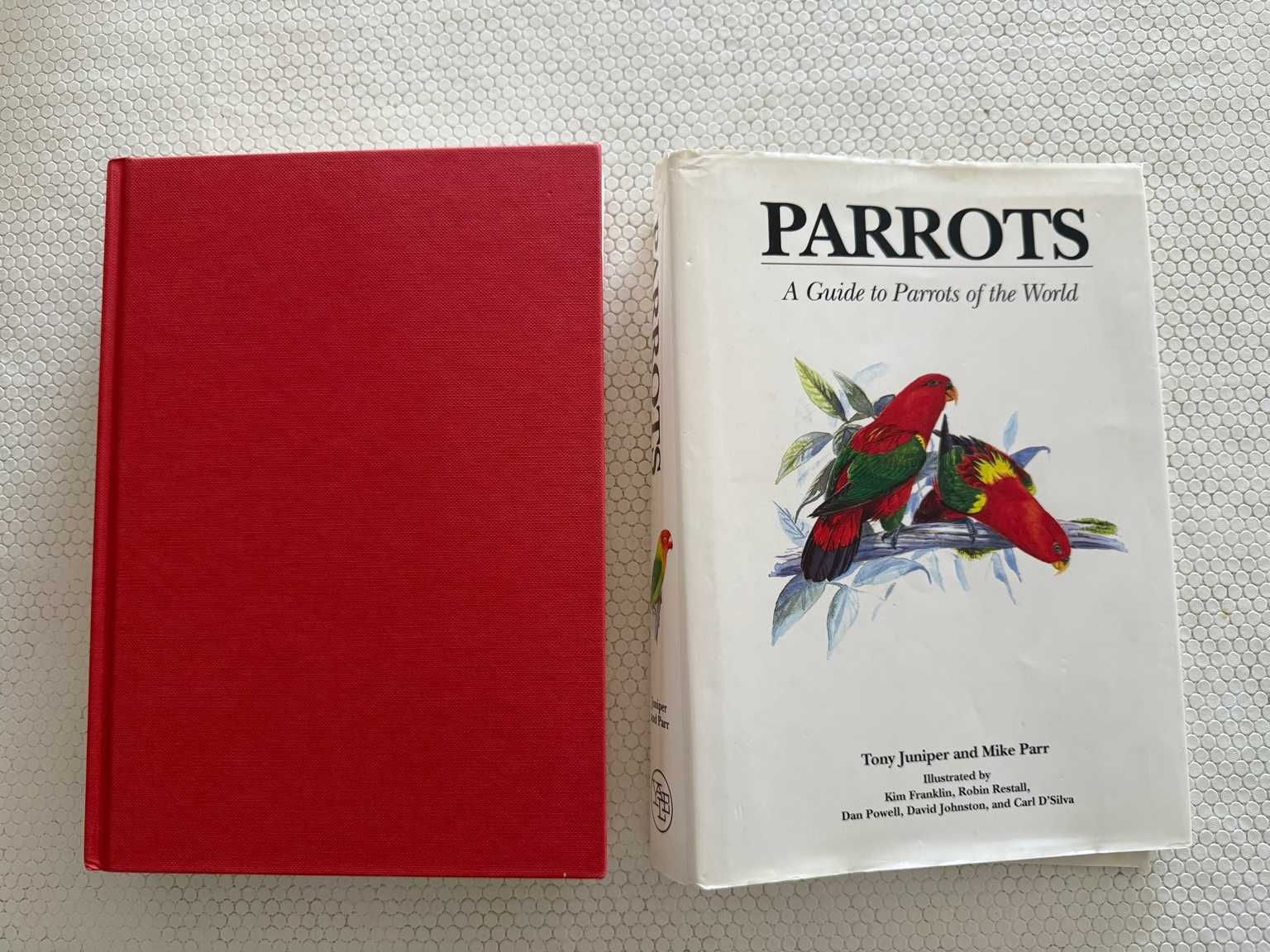 Parrots: A Guide to Parrots of the World – capa dura c/sobrecapa