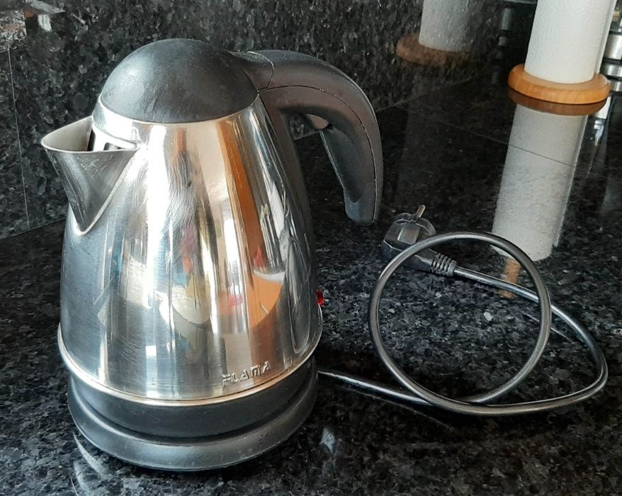 Fervedor eléctrico flama em inox 1lit