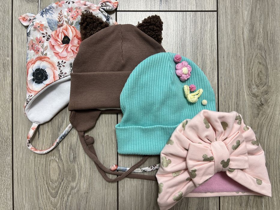 Шапки для дівчинки осінь/ холодна осінь ціна за всі