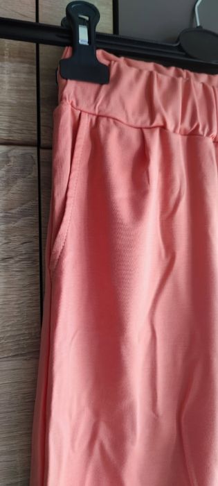 Spodnie z szeroką nogawką rozmiar 128