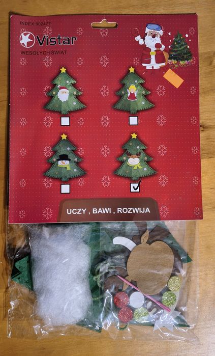 Choinka z fizeliny do własnoręcznego wykonania.