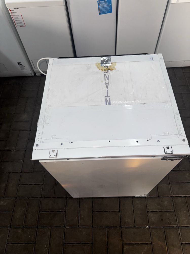 Lodówkę Chłodziarkę firmy Aeg model Ske88841ac A+++