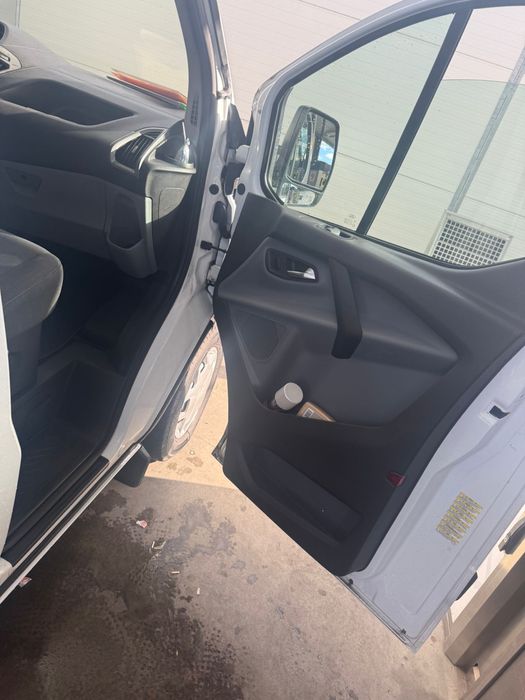 Ford Transit Custom 2.2, zamiana na 6 osobowe