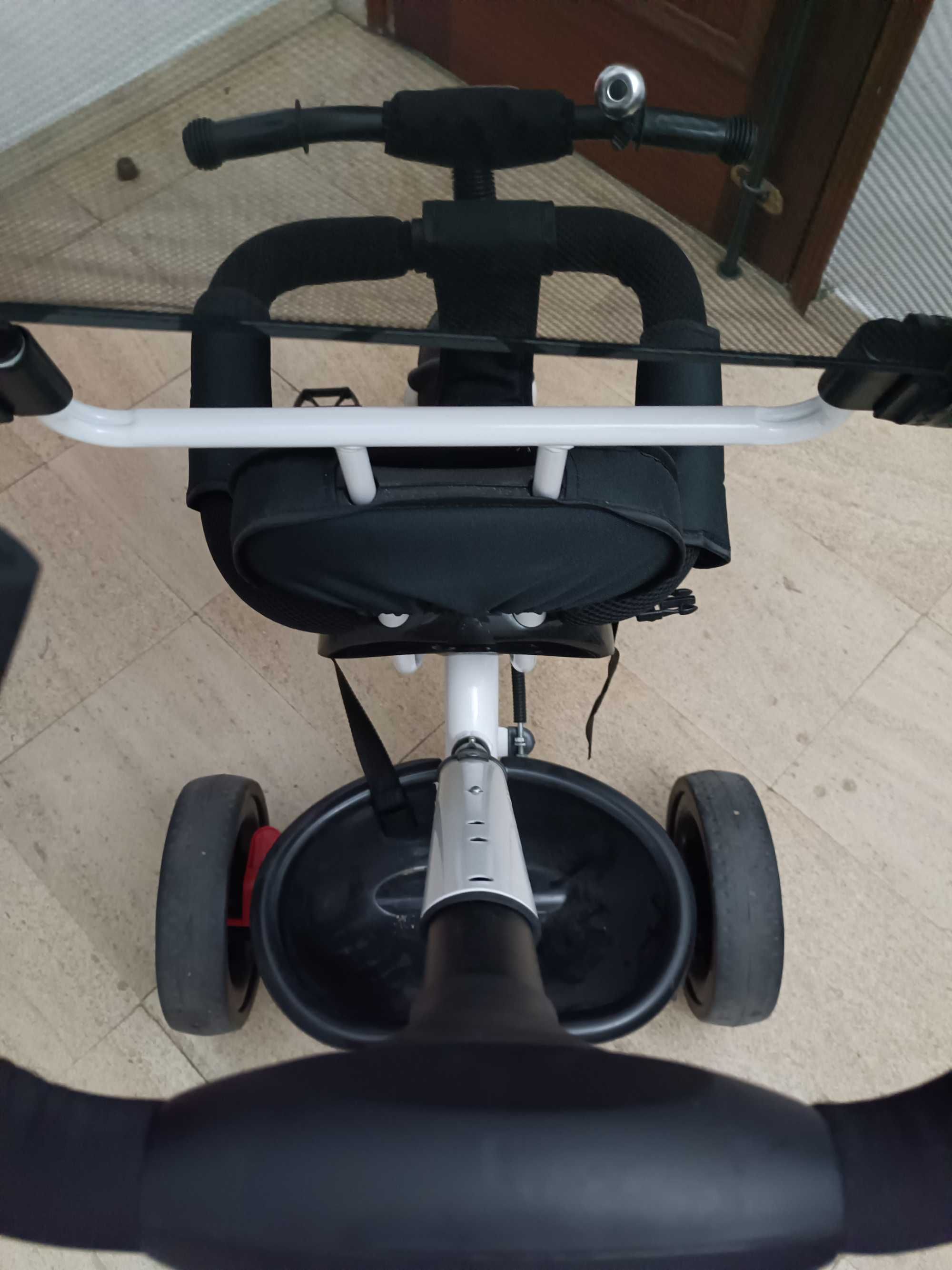 Triciclo de criança