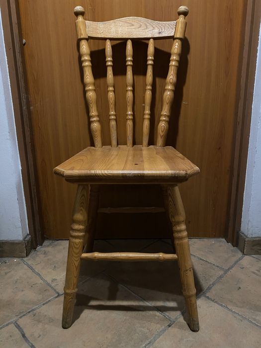 Krzesła drewniane x4