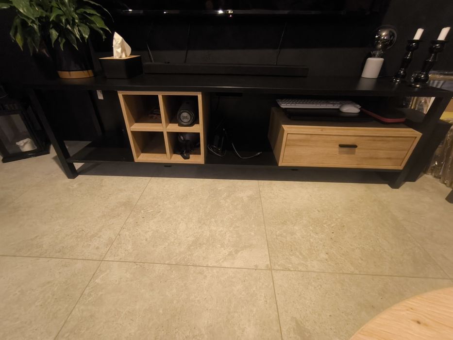 Witryna i RTV w dobrym stanie