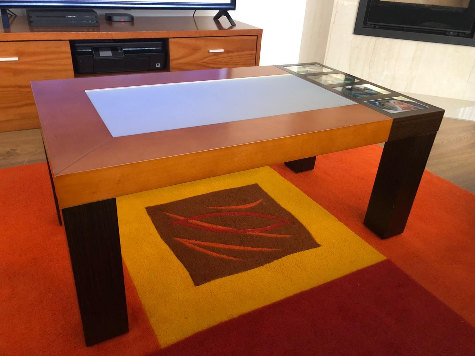 Mesa de centro em madeira maciça