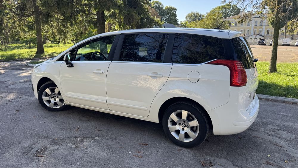 Продам Автомобіль Peugeot 5008