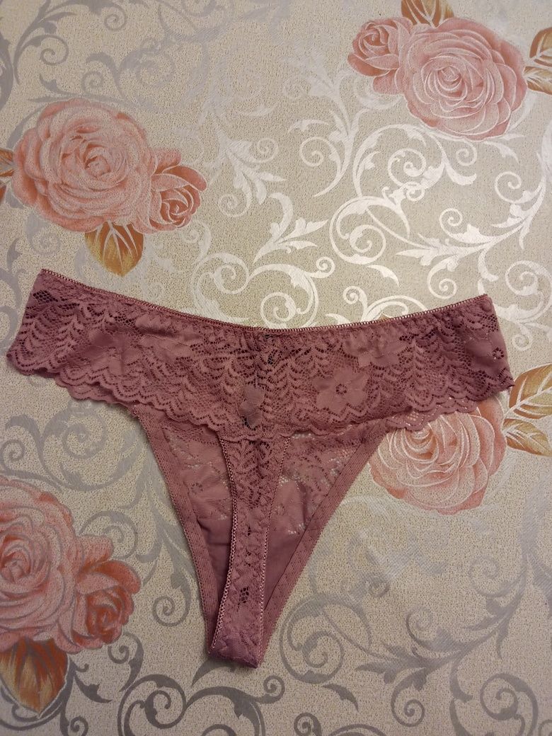 Nowe stringi koronkowe rozmiar L/XL.