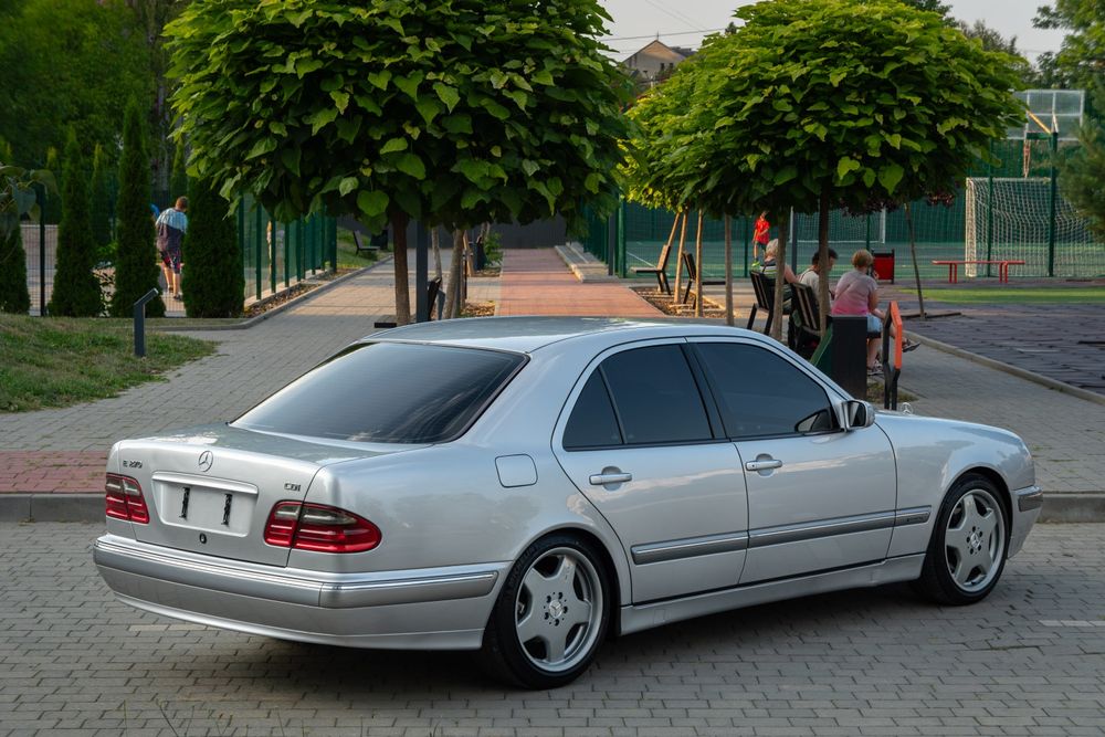 Mercede-Benz E-class W210 2.7CDI Очкарік
