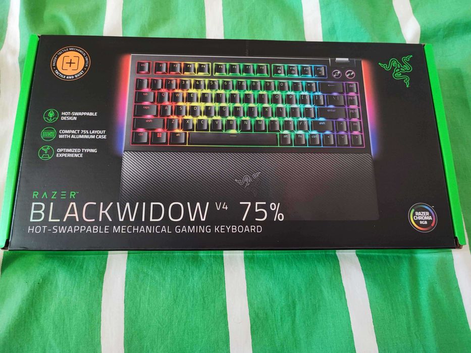 Razer Blackwidow V4 75% (Novo e Selado)