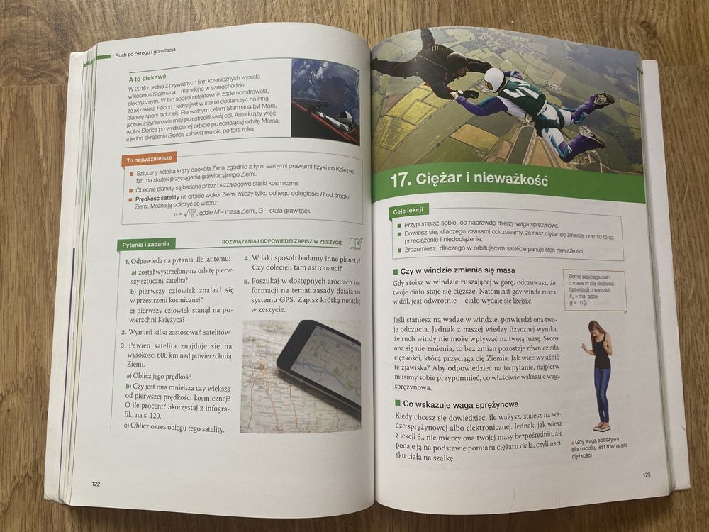 Podręcznik dla liceum i technikum. Odkryć fizykę 1