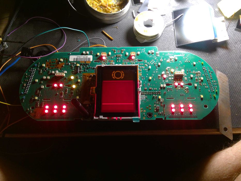 Ремонт панелей приладів / щитків. Покращення звуку автомагнітол