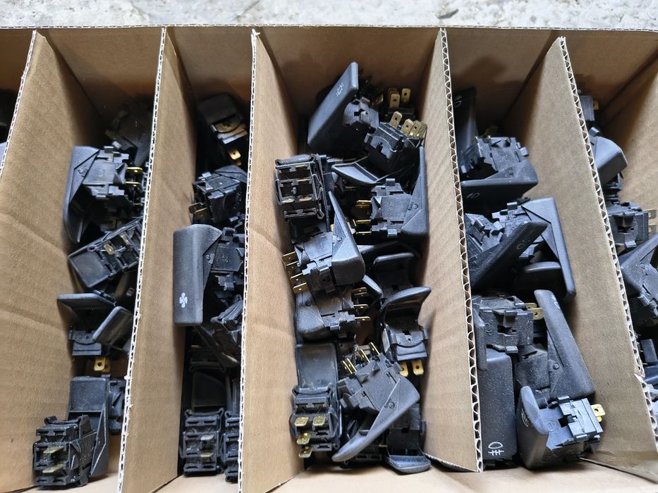 Przełączniki licznika Fiat 126p Maluch FL ST - Okazja