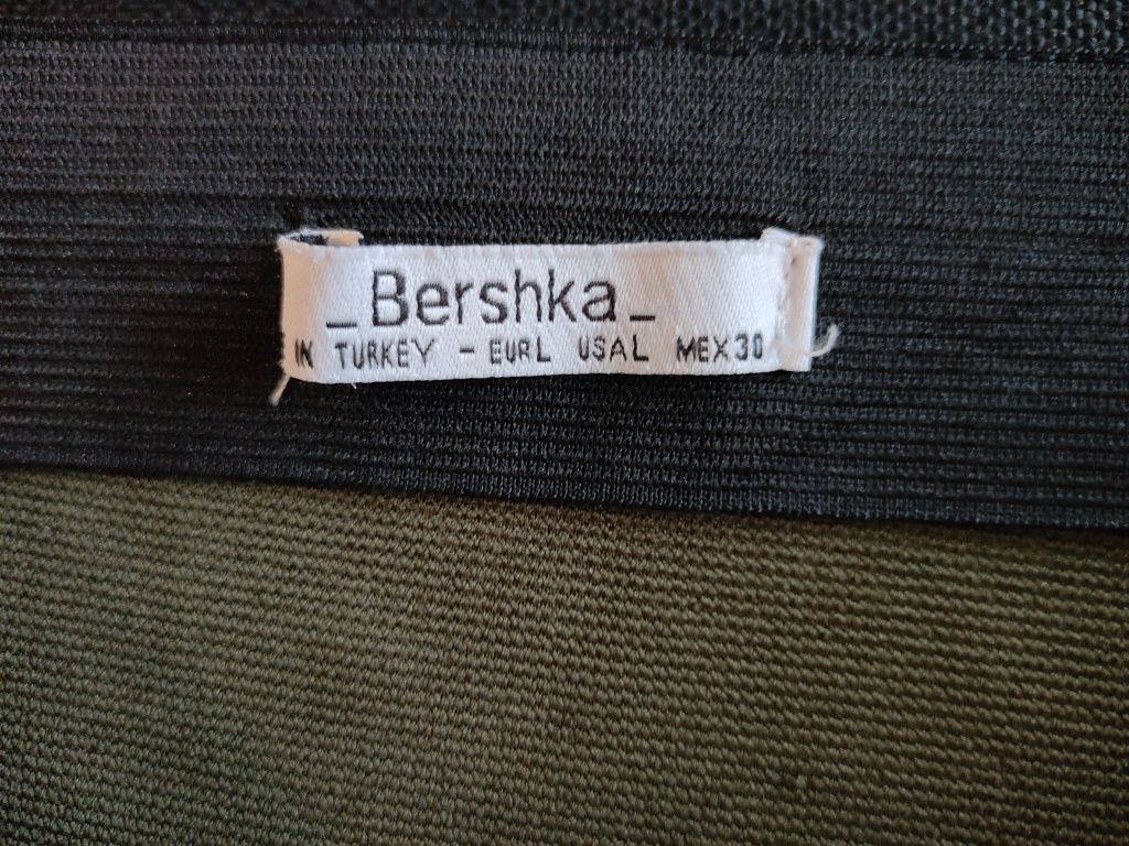 Dopasowana spódnica Bershka