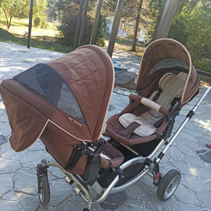 Коляска для двійні