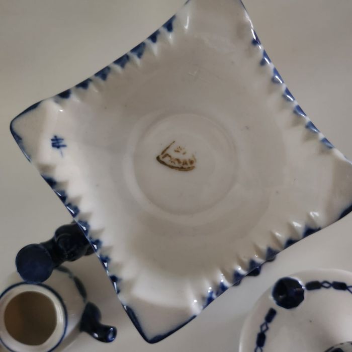 Samowar porcelanowy ozdobny Gżel