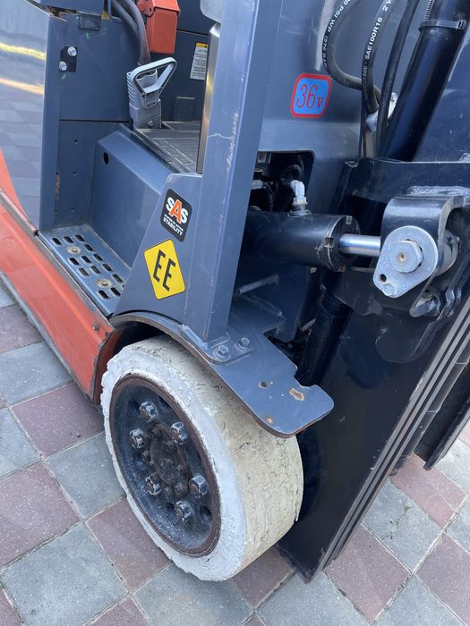 Електричний навантажувач Toyota 8FBCU20 36V 2015р