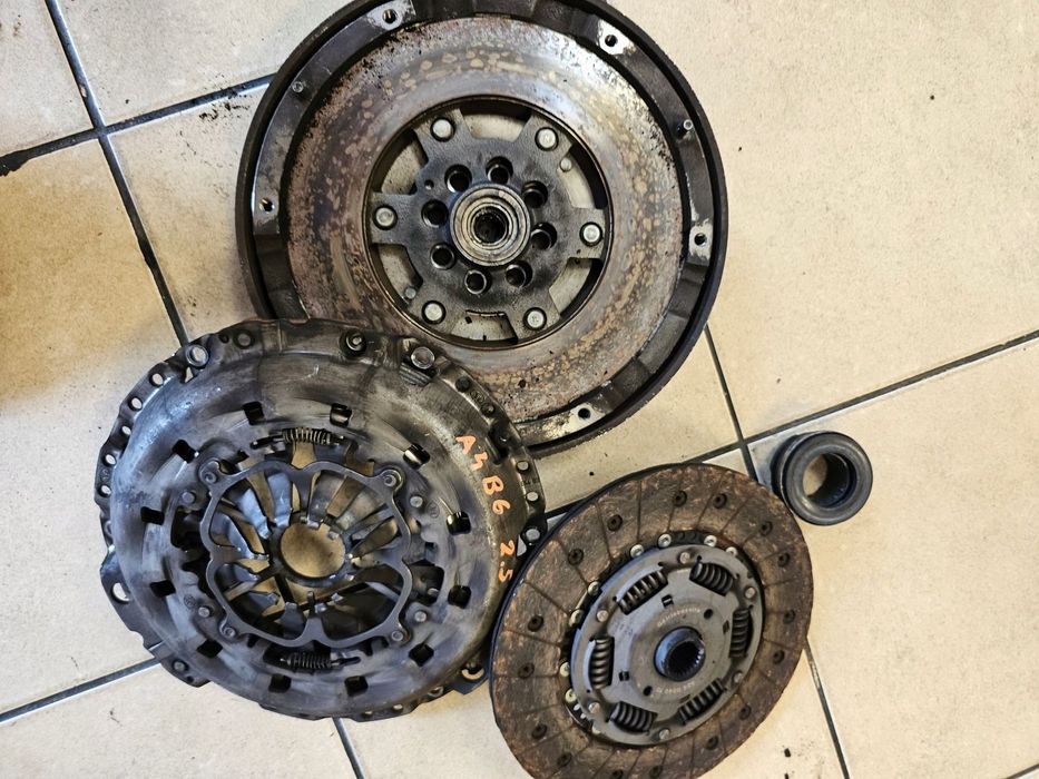 SPRZĘGŁO DWUMASOWE PASSAT B5 AUDI A4 B6 2.5 TDI 324024010