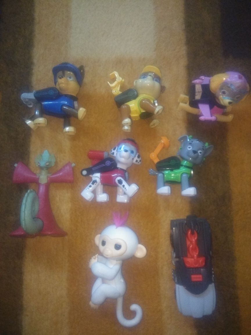 Bonecos de banda desenhada para crianças