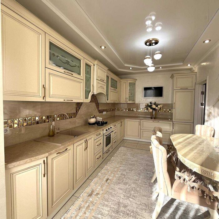 Продається шикарна 3-х кімнатна квартира в центрі з ремонтом