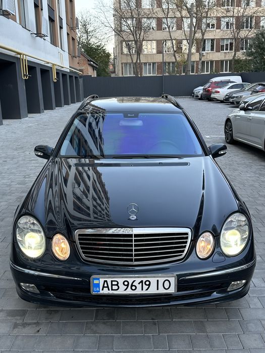 Mercedes-Benz E-Class 2004 рік W211 2.2 cdi Коробка Автомат
