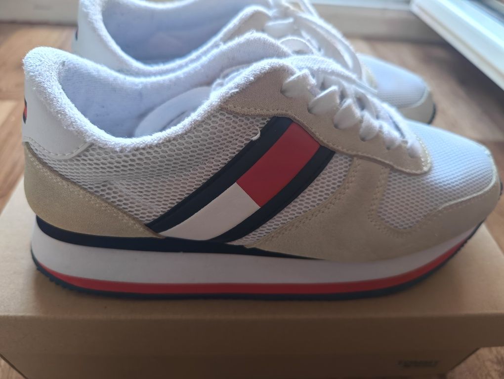 Tommy Hilfiger  modne sneakersy r. 39