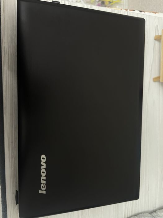 Ноутбук Lenovo б/у.