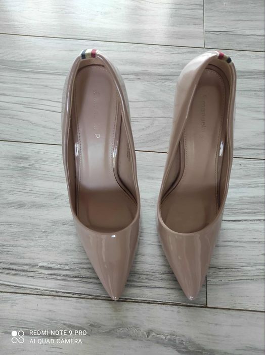 Lakierowane buty szpilki