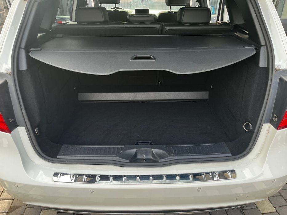 Мерседес електричний-w242-250e