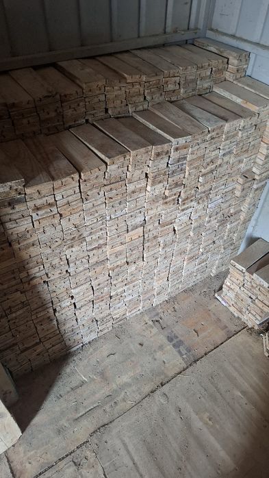 Tacos de pinho 21x7 cm 10 € m2