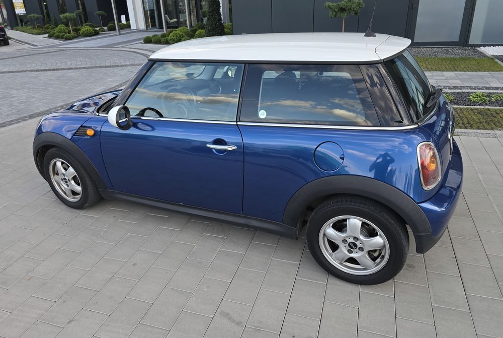 Mini Cooper dwa komplety opon, stan bardzo dobry, benzyna 1.6