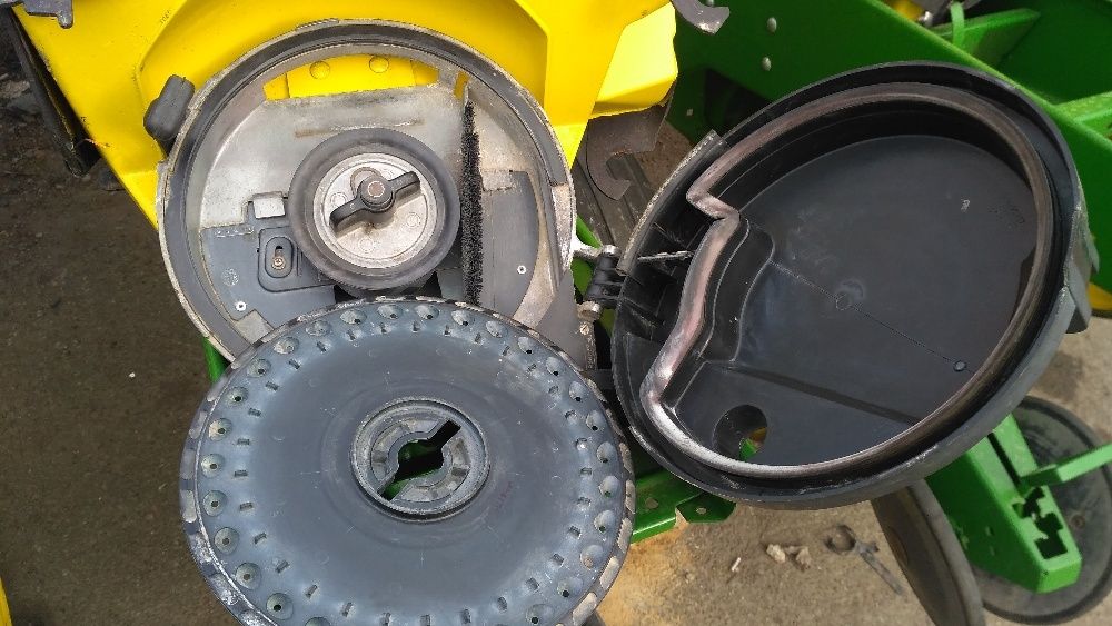 Сеялка пропашная John Deere 7000/7200 8/16рядн. из США в наличии