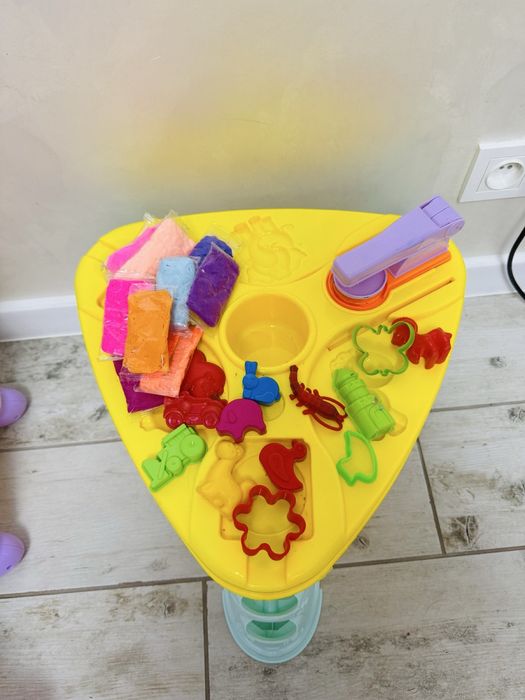 Мольберт / стіл для ліпленя / нічний стіл для малюванч