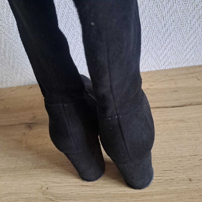 Замшеві ботфорди