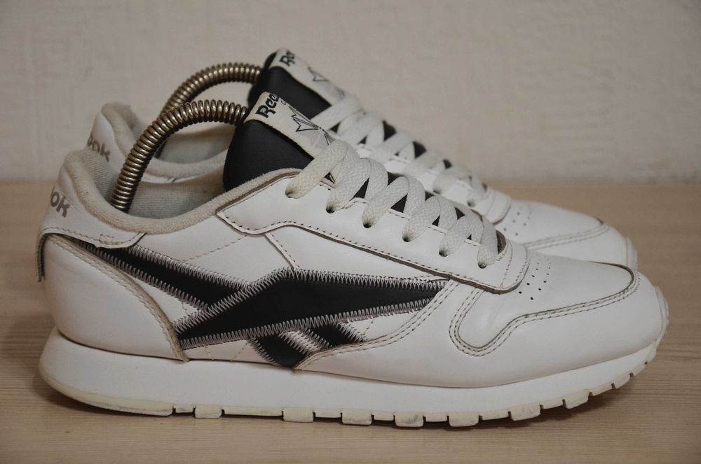 Reebok . Шкіряні кросівки