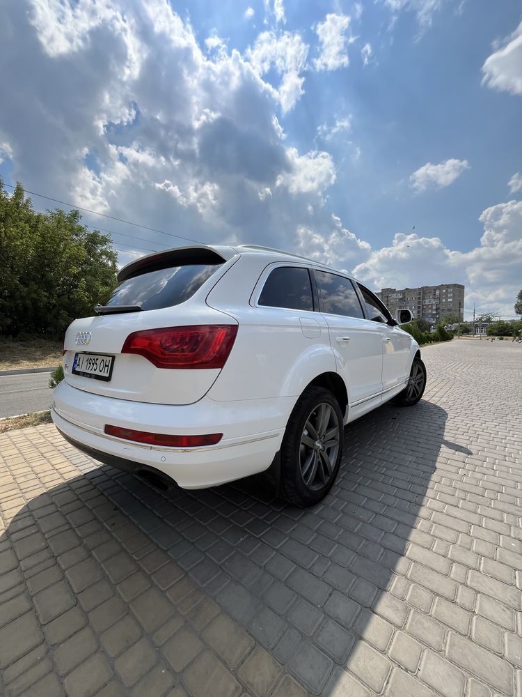 Продам Audi Q7 2011 року