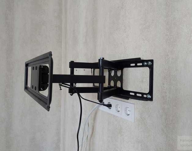 Настінне кріплення для монітору чи телевізору